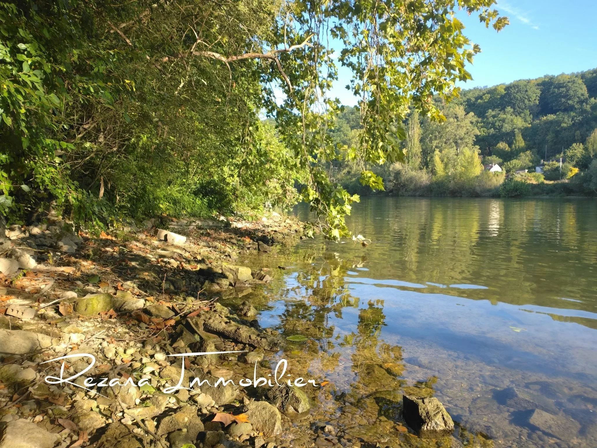 Grande berge sur la Seine à aménager