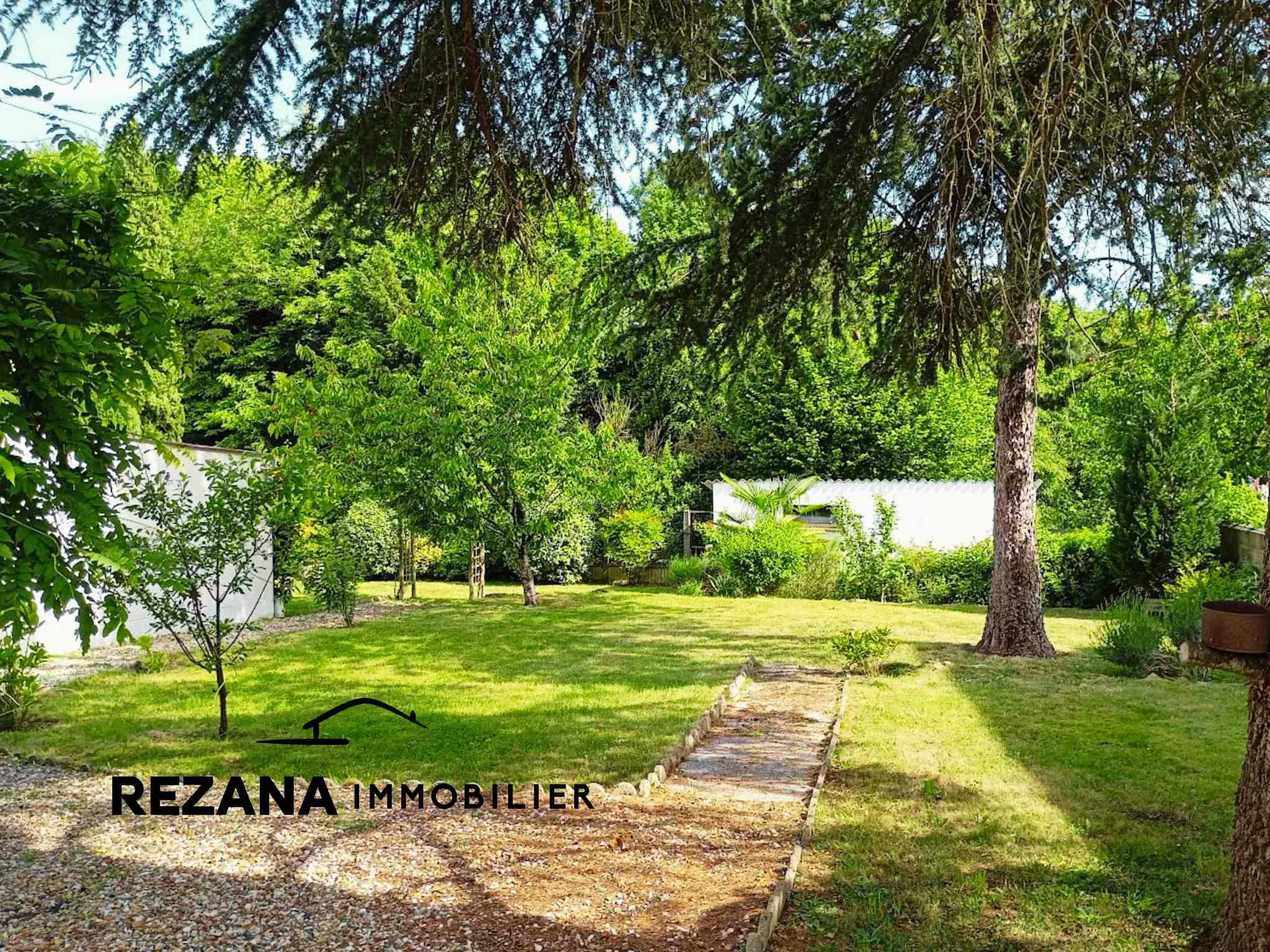 Maison à Vosves proche Dammarie-les-Lys avec grand jardin