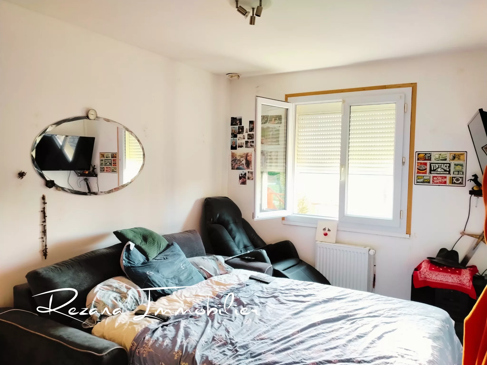 Deuxième chambre d’environ 10 m² dans une maison de plain-pied située à Machault