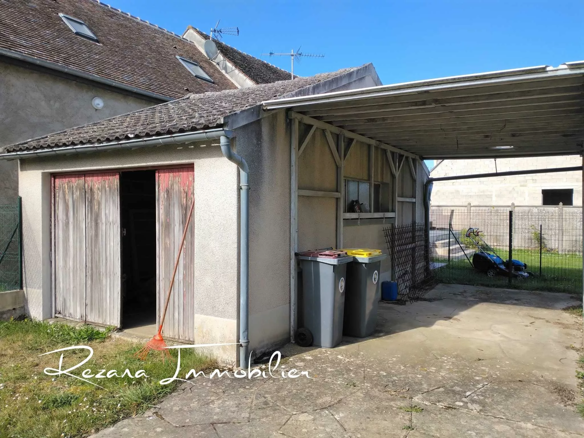 garage extérieur terrain maison 950m2