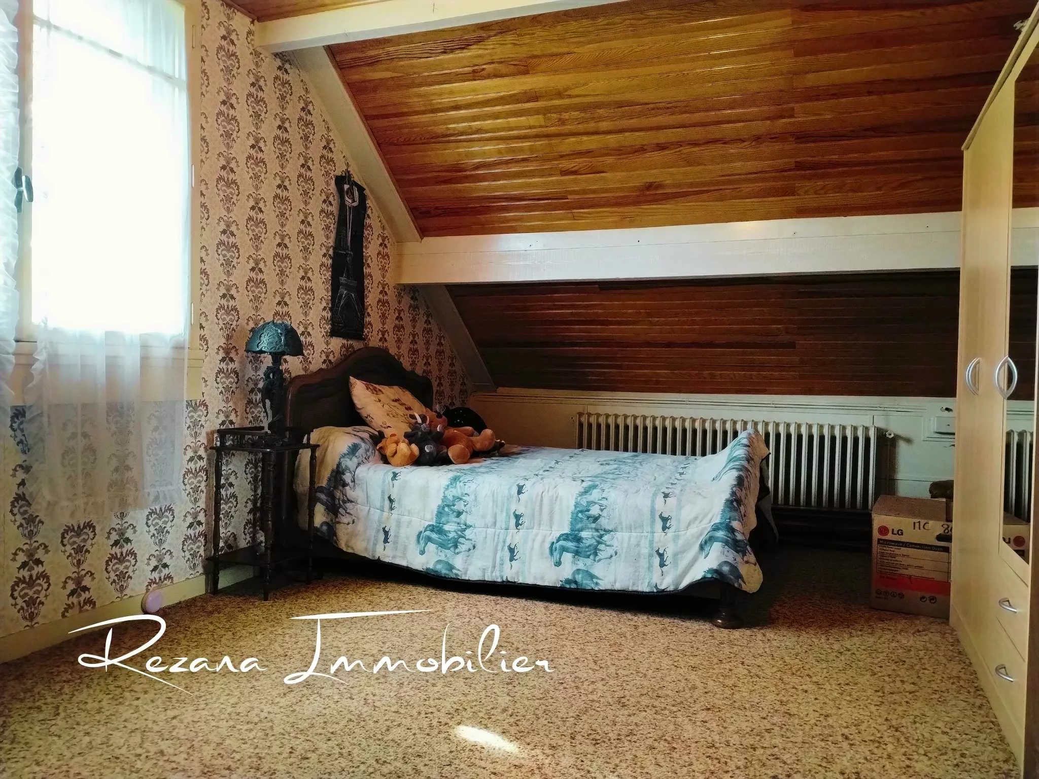 grande chambre lumineuse maison étage