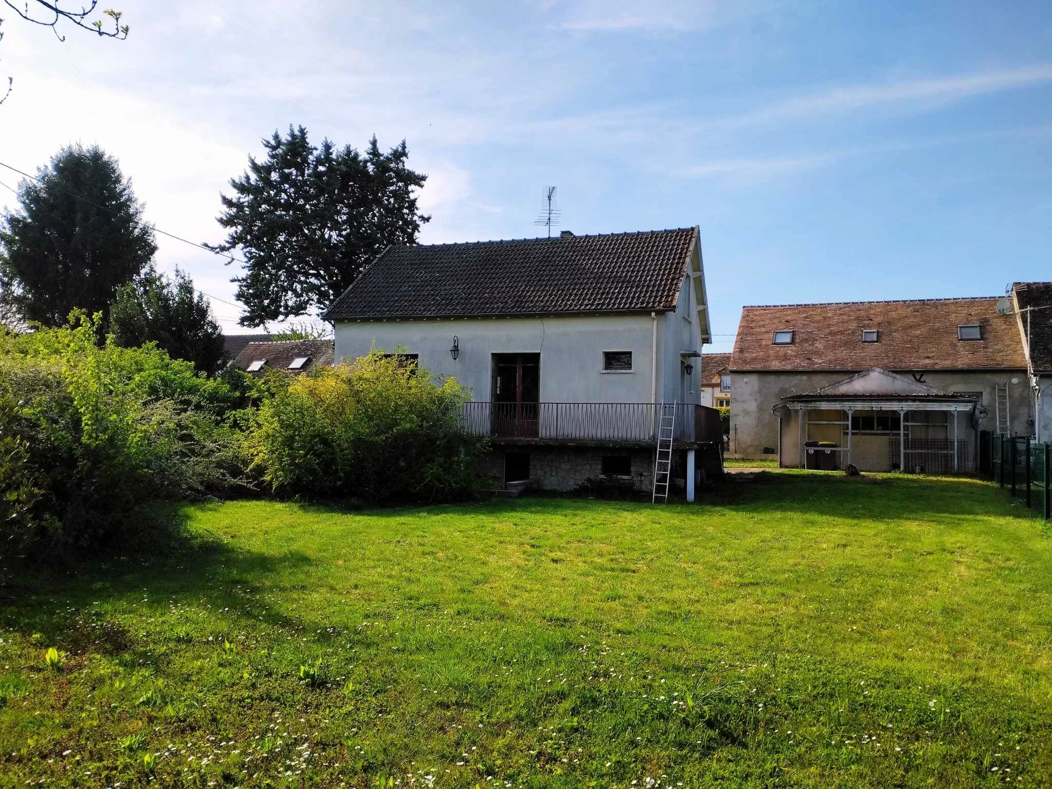 terrain arrière maison calme 950m2