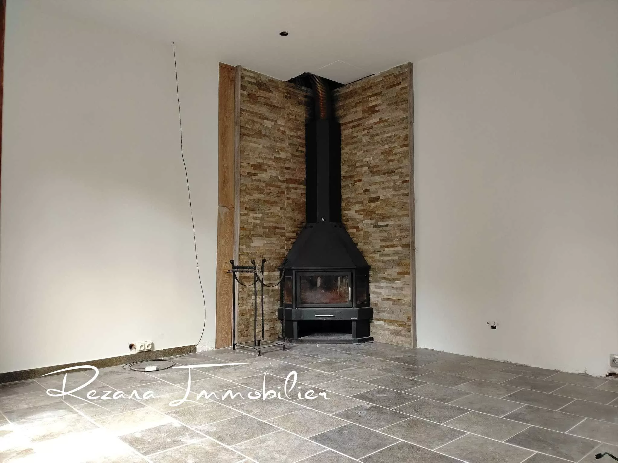 Intérieur de la maison nécessitant une rénovation complète